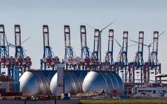 Две трети от германците съкращават потреблението на енергия заради войната в Иран