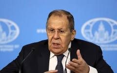 Лавров заплаши журналист с оръжие, защото прекали