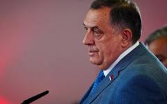 Милорад Додик нарече геноцида в Сребреница "натовска пропаганда", получи награда за "отстояване на демокрацията" в САЩ