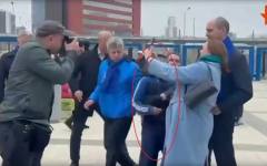 Неизвестен мъж нападна руски губернатор