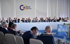 АРМЕНПРЕС: Канадският премиер приветства напредъка в мирния процес между Ереван и Баку на срещата на Европейската политическа общност