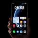 Huawei разработва смартфон с 10 000 mAh батерия