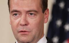 Медведев обяви нови данни за армията: стотици хиляди руснаци подписват договори за войната