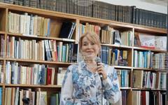 Мира Добрева представи във Велико Търново втората си книга за столетниците и каза, че е написала пиеса по темата