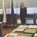 Михаела Доцова показа новата читалня на НС, довчера голямото "фотостудио" на Пеевски