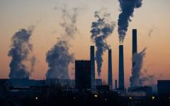 Politico: ЕС обмисля облекчаване на "зелените правила" за вносителите на горива