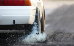 Млад шофьор с три глоби за скорост в рамките на 9 минути в Смолян