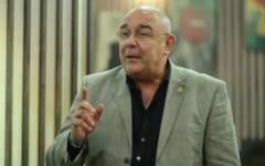 Калин Сърменов изгони неадекватни зрителки от премиера в Сатирата