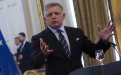 Полша ще пусне Фицо да лети до Русия, ако разблокира помощта за Украйна