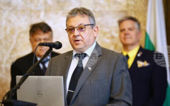 Мисията "Артемида" е най-новата програма на НАСА и тя е за следващите 50 години, каза инженер д-р Петър Динев на лекция в Софийския университет