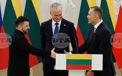 Украйна обмисля изпращането на експерти по сигурността в балтийските републики; и Литва е готова да приеме още американски военнослужещи