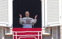 Папа Лъв XIV отбелязва първата година от понтификата си