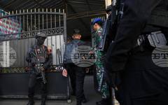 Четирима индонезийски военни бяха обвинени за нападение с киселина срещу активист