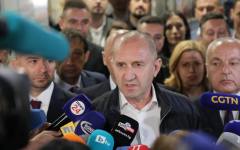Румен Радев: Огромен дефицит и "фантастични" договори излизат наяве