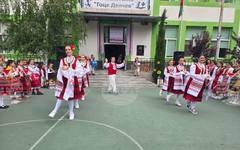 Първото издание на фолклорния фестивал "Беласица пее, хоро се люлее" се проведе в двора на Трето основно училище "Гоце Делчев" – Петрич