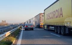 Изключително интензивен е трафикът на граничните пунктове "Капитан Андреево" и "Лесово" на изход за товарни автомобили, съобщи "Гранична полиция"