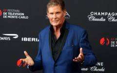 73-годишният Дейвид Хаселхоф се появи отслабнал и в инвалидна количка