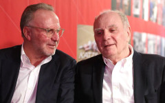 Ули Хьонес и Румениге отказаха да пътуват за Париж... от суеверие