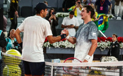 Ходар надделя над Фонсека в мегасблъсък на новото поколение