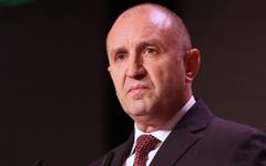 "На господари на мълчанието" ли ще си играем пак?