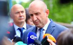 Румен Радев честити 1 май на всички, които с талант и усърдие градят и пазят родината