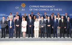 Цифровизацията и инвестициите в хората са ключови за транспорта, заяви Корман Исмаилов на среща на транспортните министри на ЕС в Кипър