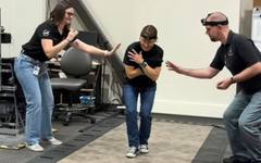 Астронавт на НАСА се затруднява да ходи след полет около Луната