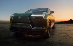 Lexus като никога досега: два мотора, 420 кс, огромен екран