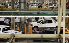 Ford повиши прогнозата си за печалбата въпреки растящите цени на суровините