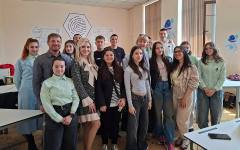 Тв водеща влезе в час: Не позволявайте AI да мисли вместо вас