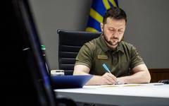 Зеленски обсъди мерки за противодействие на руските авиобомби