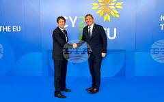 Министър Исмаилов повдигна въпроса за налаганите във Франция глоби на български превозвачи на среща с френския си колега Филип Табаро