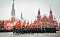 Парадът в Москва ще мине без военна техника