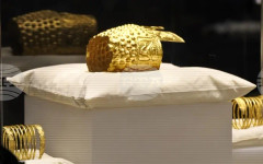 Бижута, вдъхновени от откраднатото и върнато в Румъния златно съкровище, се предлагат в Националния исторически музей в Букурещ