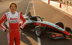 Синът на новия собственик на Левски е пилот във Формула 3
