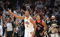 Шрьодер и Моубли доближиха Кливланд на победа от успех в серията с Торонто