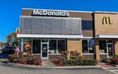 McDonald's отчита по-високи приходи и печалба от очакваното, но сравнимите продажби изостават