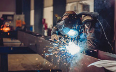 Китайската индустрия процъфтява, въпреки рисковете, породени от войната в Иран