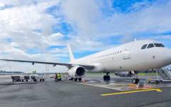 Жена роди на 10 000 метра височина минути преди кацане