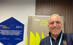 Стоичков открехна завесата преди конгреса на ФИФА