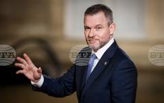 ТАСР: Президентът на Словакия приветства ролята на страната си при разработването за румънските въоръжени сили на бронирания автомобил ВЛАХ