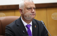 Заплахите срещу Кандев са резултат от неговата добра работа, каза служебният министър на вътрешните работи Емил Дечев