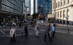 ЕЦБ очаква ръстът на заплатите в еврозоната да се ускори през второто полугодие
