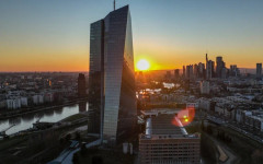 ЕЦБ: Банки в еврозоната затягат кредитирането заради войната в Иран