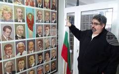 Гоце Делчев се сбогува с директора на Института по история на българската емиграция в Северна Америка Тодор Гаджев