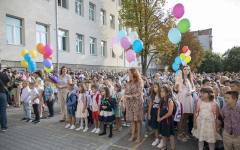 Само за 3 часа: Близо 1000 заявления са подадени за прием в първи клас в Стара Загора