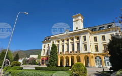 В зала "Май" в Сливен ще се проведат дебат за демокрацията и представяне на стихосбирката "Като торнадо"