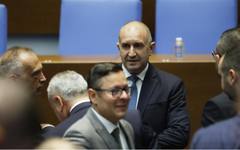 "Радев да каже", а той мълчи. Кого да слушаме в "Прогресивна България"?