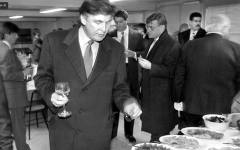 Какво прави Тръмп в Москва: Провален бизнес и "пикантни" снимки от 1996 година