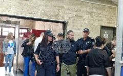 Защитата на Петър Чернев, обвинен в малтретиране на шестгодишно дете, ще поиска от съда да измени мярката му "задържане под стража" в по-лека